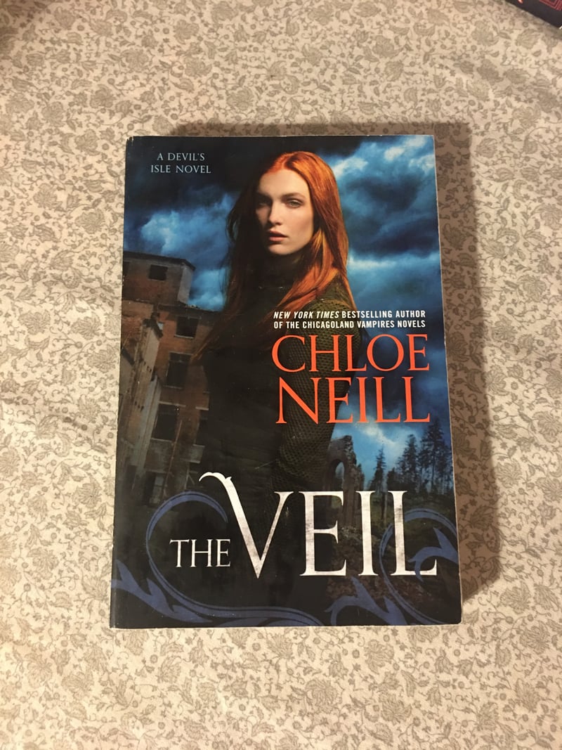 Chloe Neill