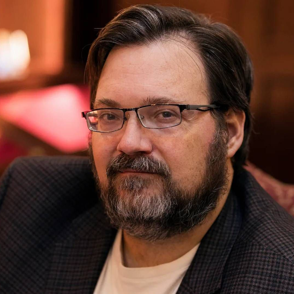 Brandon Sanderson